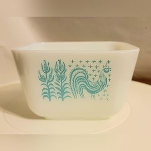 Vtg PYREX Turquoise Blue Amish Butterprint Refrigerator Dish 1 1/2C #501 NO Lid